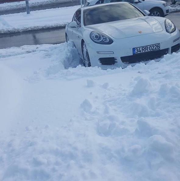 porscheu olmayıp kaliteli olmaktan bahsetmek