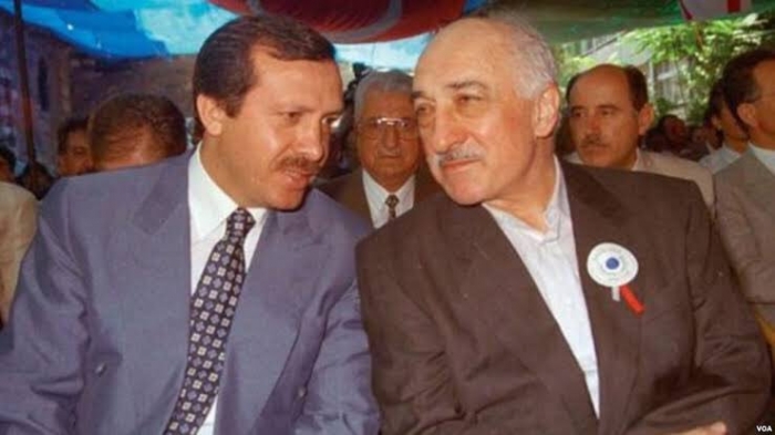 f gülen ile fotoğraf çektirenler özür dilesin
