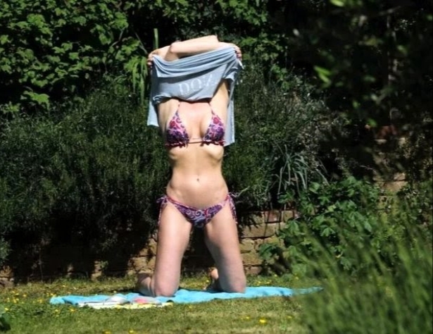 caprice bourret in kusursuz vücudu