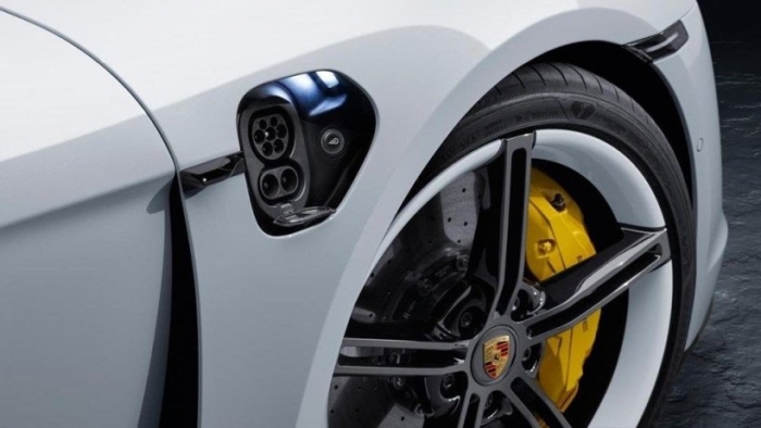 porsche un türkçe isimli elektrikli aracı