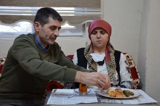 felçli eşi için çabalayan fedakar koca