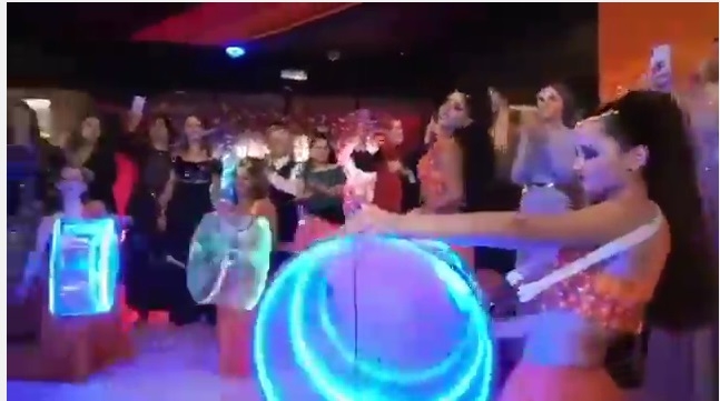 merve gelinin led ışıklı davullu lüks kınası