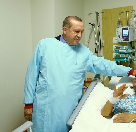 rte nin bir uludağ yazarını hastanede ziyareti