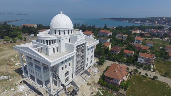 beyaz saray benzeri chp ereğli bld hizmet binası