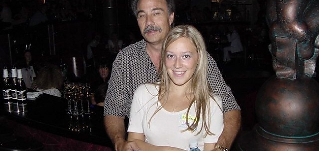 Parayla Rusya'dan Kendilerine Gelin Getirten Yaşlı Amcaların Saadet ve Mutluluk Dolu 17 Fotoğrafı