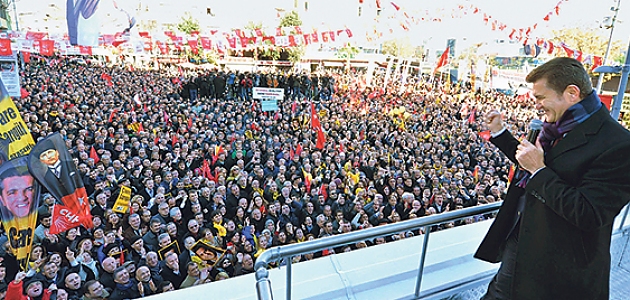 Her Belediye Başkan Adayının Seçim Öncesi Mutlaka Yaptığı 11 Rutin Hareket