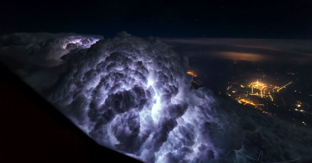 Bir Boeing 747 Pilotunun Objektifinden Gökyüzünün Nefes Kesen 20 Fotoğrafı