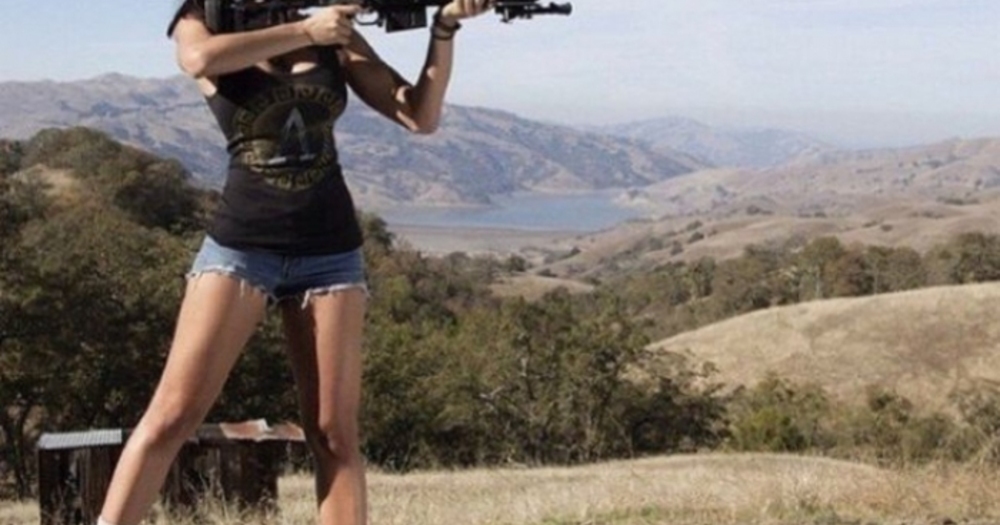 Askerliği Bırakıp Manken Olmaya Karar Veren Genç Hanımın 17 Mükemmel Fotoğrafı