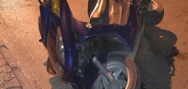 Motosiklet kaldırıma çarptı: 1 ölü!