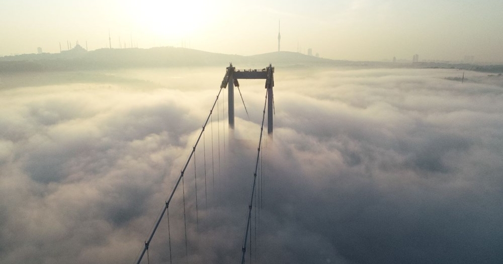 İstanbul'da Yoğun Sis Kartpostallık Görüntüler Oluşturdu