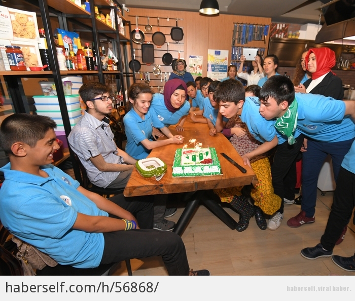Engelli Çocuklar Pizza Yapmayı Öğrendi