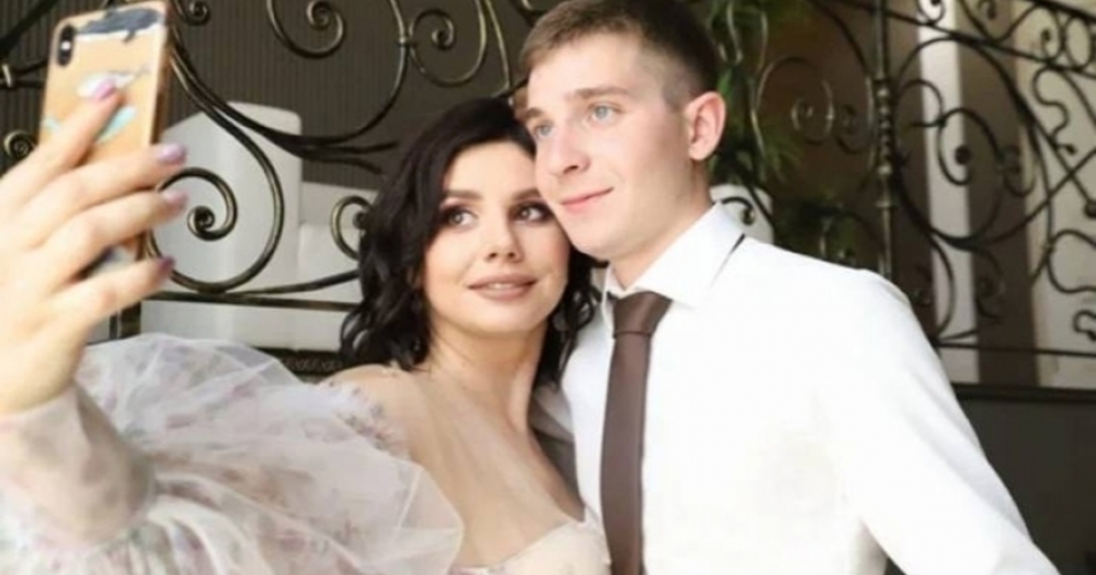 20 Yaşındaki Üvey Oğluyla Evlenen Rus Instagram Fenomeni
