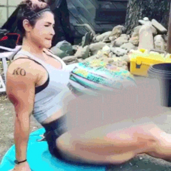 Gereksiz Yere Sansürlenerek İnsanın Aklına Kötü Şeyler Getiren 17 Masum Gif