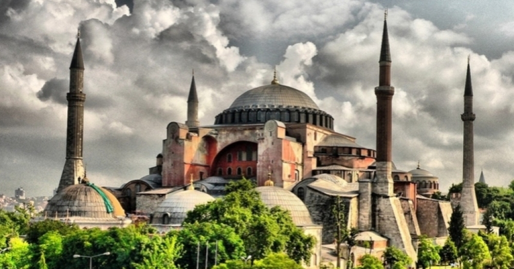 Tarihi Yarımada'ya Gittiğinizde Mutlaka Gezip Görmeniz Gereken 12 Güzide Eser