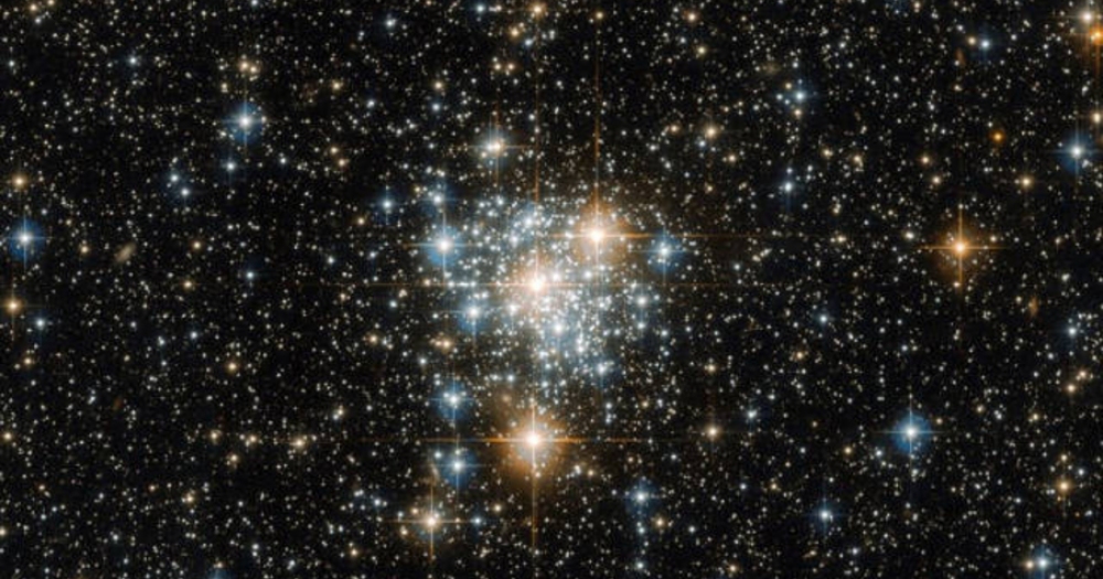 Efsane Hubble Teleskobu Tarafından Evrene Ait En Son Çekilmiş 20 Büyüleyici Kare