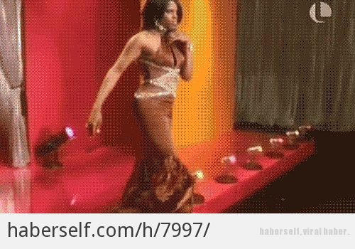 Catwalk Yaparken Dengelerini Kaybedip Yere Kapaklanmış 13 Sakat Manken