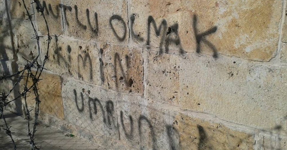 Mutluluğu “Cami Duvarında” Aradılar