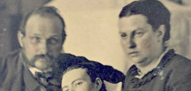 Sıradan Gibi Görünen Ancak Arkalarında Korkunç Hikayeler Barındıran 8 Fotoğraf Karesi
