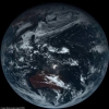 uzaydan ay ve dünyanın fotoğrafı