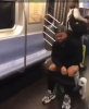 metronun içinde tuvaletini yapan adam / #2272840