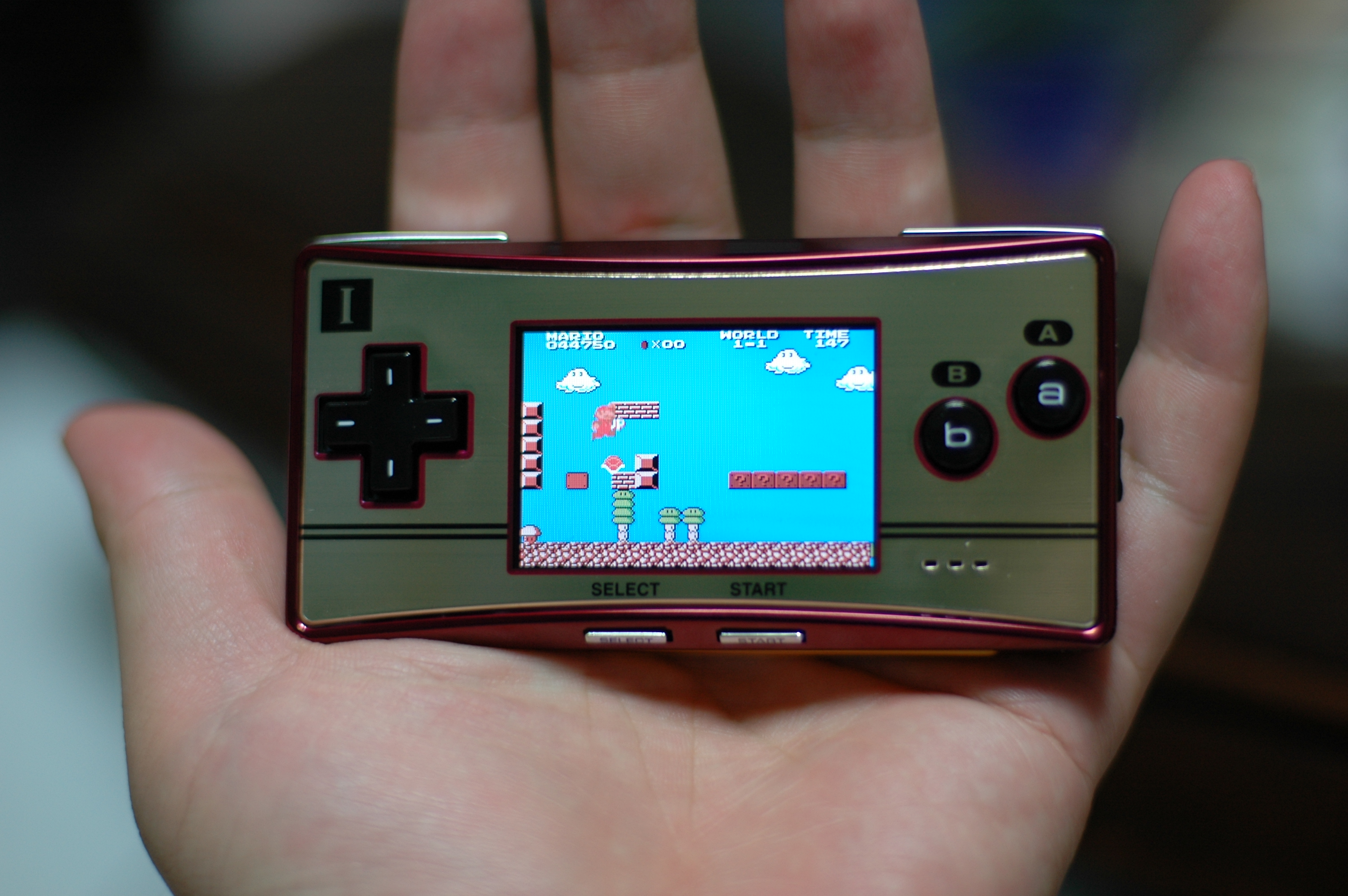 Nintendo портативная. Игровая консоль Нинтендо геймбой. Nintendo Micro. Геймбой адванс микро. Нинтендо геймбой 90х.