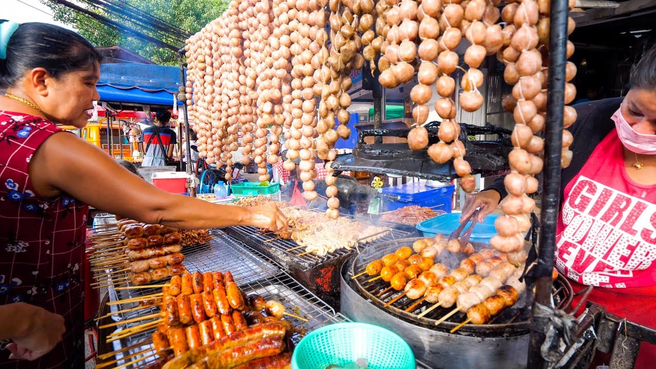 Тайланд можно ехать. Стрит фуд Тайланд. Тайская уличная еда. Тайланд ночной рынок еды. Тайский рынок уличной еды.