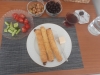 harras tan börek alıp yemek / #2291633