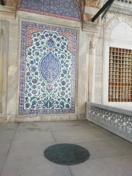 fransızların çaldığı ikinci selim türbesi çinileri