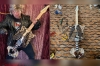 amcasının iskeletinden gitar yapan adam / #2127426