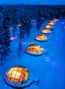 finlandiya daki kuzey ışıkları izleme iglooları