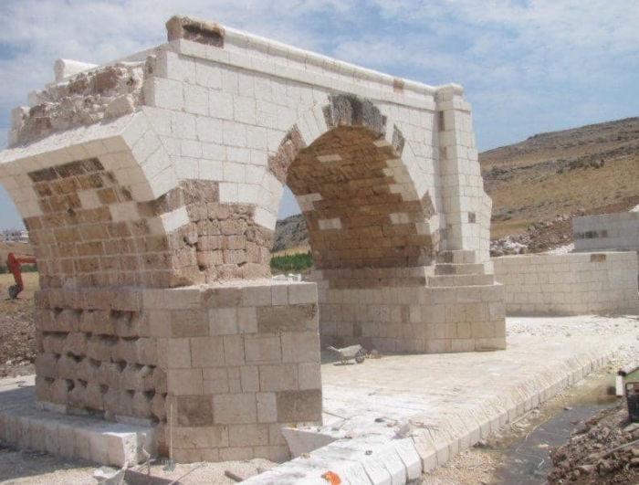 1800 yıllık roma köprüsünü yepisyeni yapmak