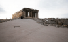 2500 yıllık akropolis e beton dökmek