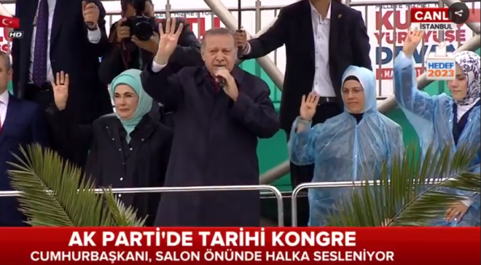 parasızlıktan laylon kıyafet giyen ak partililer
