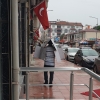 şemsiyeden daha yaratıcı yağmurdan korunma yolu / #1865159
