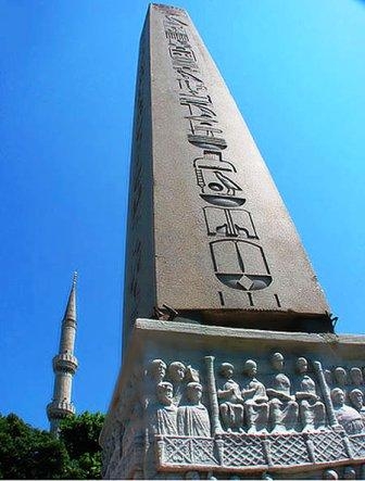 mısır a sahip olup piramitlerin içine bakmamak