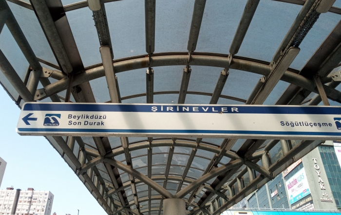 şirinevler metrobüs durağı