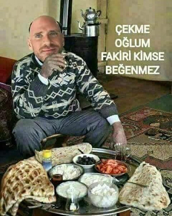 oy pusulasının en solundaki kel adam uludağ sözlük