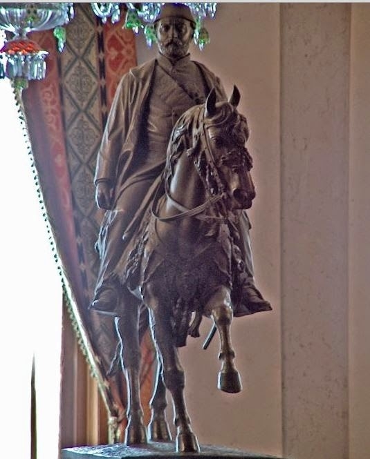 sultan abdülaziz heykeli