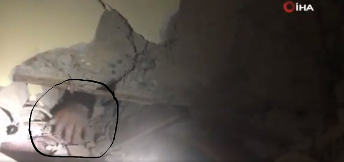 depremzede azize çelik ve çocuğunun kurtarılması