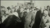 atatürk ün elini öpmeye çalışan başörtülü kadın / #1303214