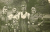 fransız kızları ile kıyafet değiştiren askerler