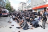 sokakta namaz kılan ilgi orospusu müslüman / #1604649