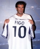 barcelonada figo yazılı r madrid formasıyla gezmek / #1549283