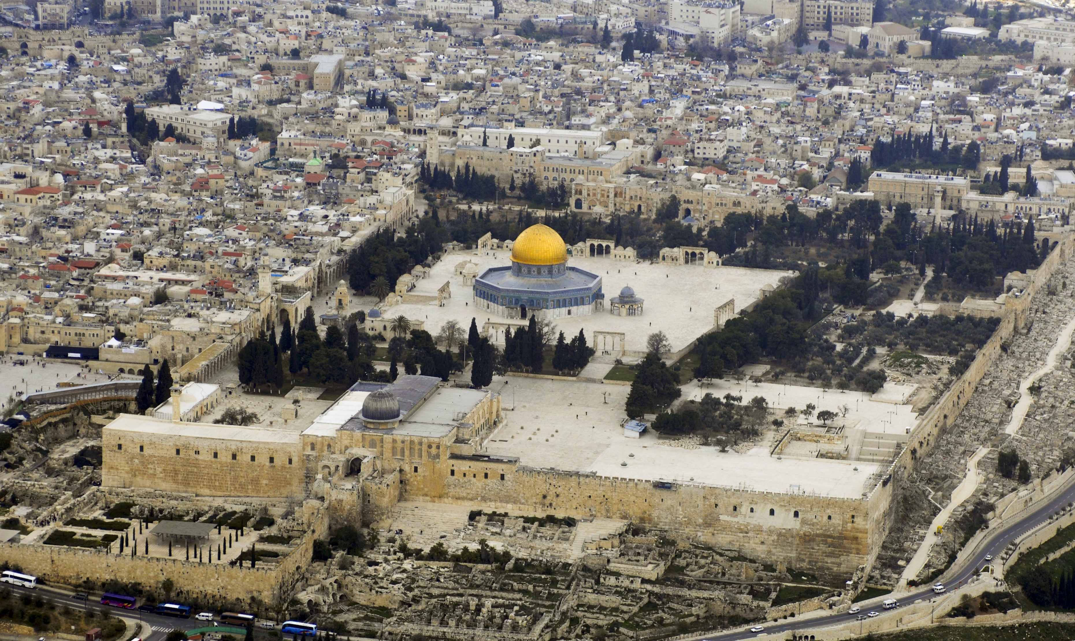 Кто построил аль акса. Мечеть Аль-Акса в Иерусалиме. Масджид Аль Акса и купол скалы. Купол мечети Аль Акса.