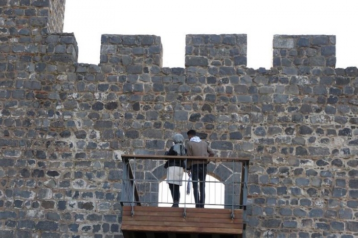 diyarbakır surlarına kaçak balkon yapılması