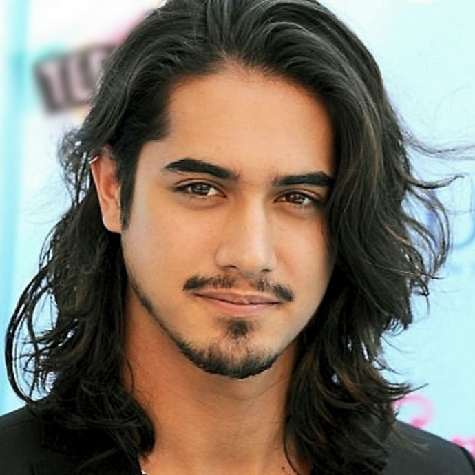 Next photo of Avan Jogia