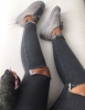 çorapsız spor ayakkabı giymek / #1316373