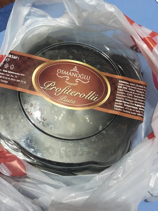 yılbaşında bim pastası kesmek uludağ sözlük