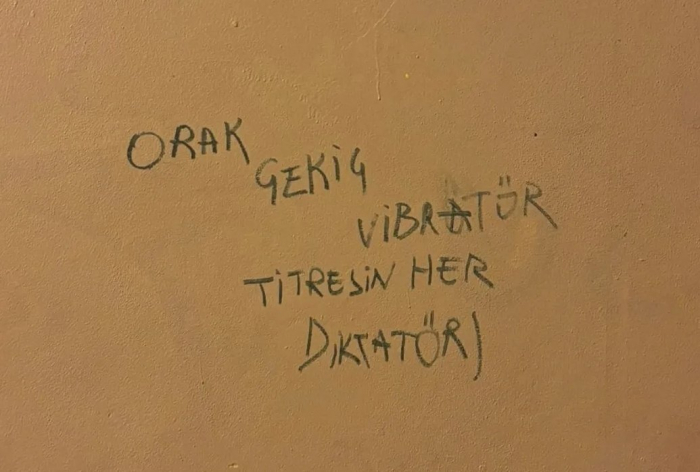 eylemlerde görülmüş yaratıcı pankartlar