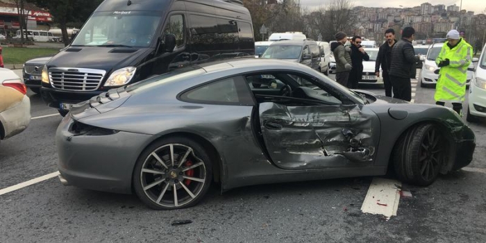 milyonluk otomobille ralli yapıp kaza yapmak